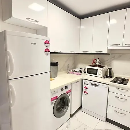 Luxury Nature View Downstairs Apartment *